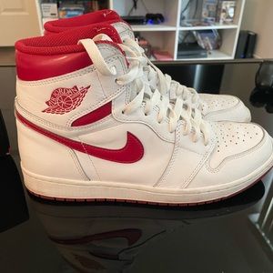 Jordan 1 Metallic Red